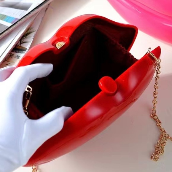 Kiss my Lips -Red Bag/Clutch - Picture 9 of 13